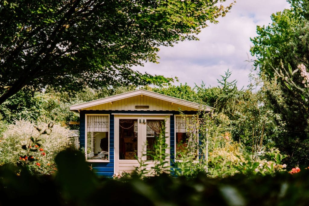 bureau dans le jardin abri jardin maison jardin bois créer une extension dans le jardin