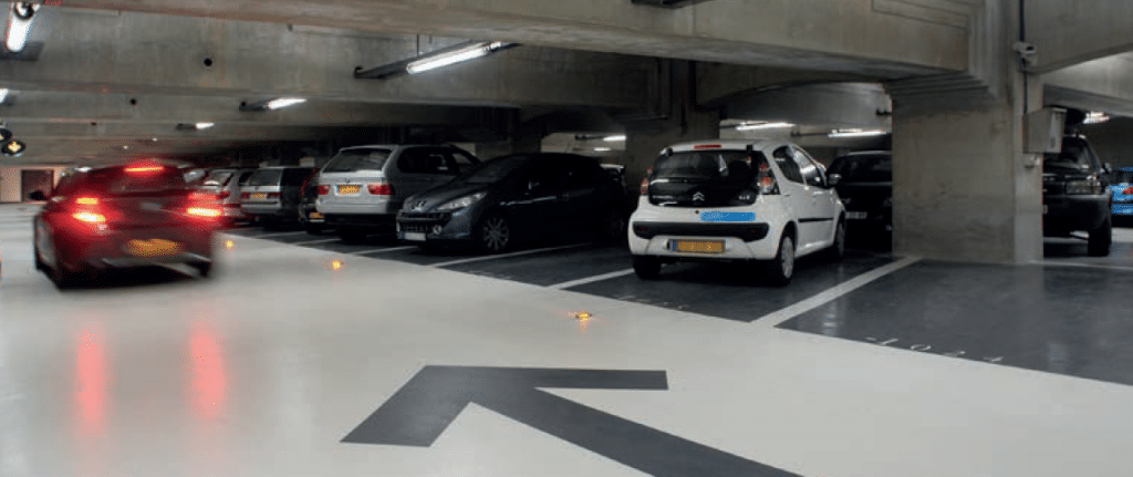 Plus de risque de tourner en rond : Lyon Parc Auto lance un système de guidage à la place dans ses parkings