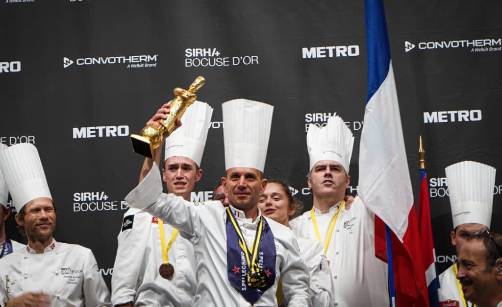 Au Sirha où Davy Tissot remporte le Bocuse d’or, Emmanuel Macron annonce la création d’un “centre d’excellence de la gastronomie française” à Lyon