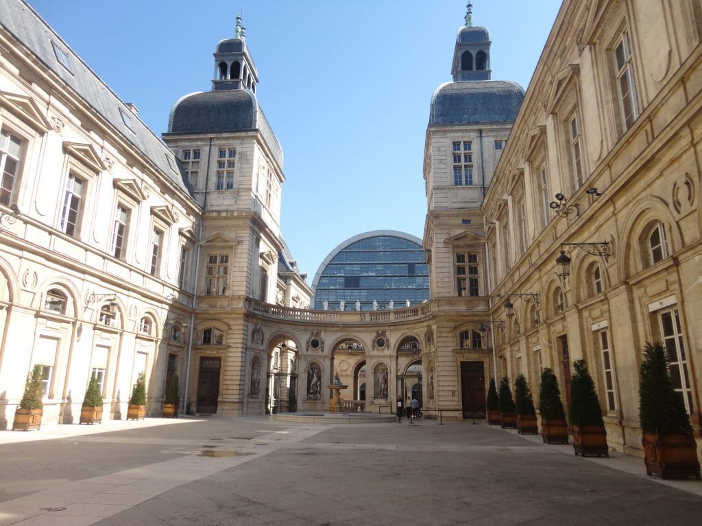 A Lyon, la Ville va emprunter 10 millions d’euros d’obligations vertes