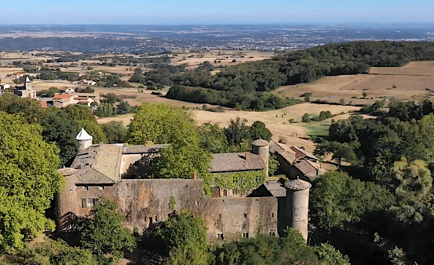 Un hôtel de luxe avec restaurant gastronomique, écolodges et spa, en projet dans le Pilat, à 40 km au sud de Lyon