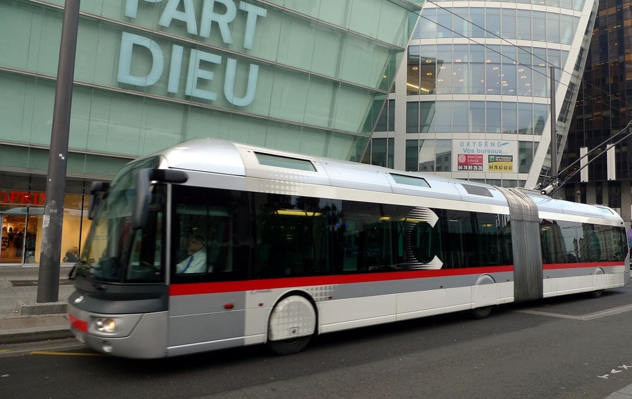 Transports publics à Lyon-Le téléphérique probablement abandonné, tout comme le métro, au profit de trams express et de bus rapides : les raisons…