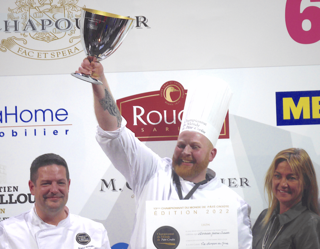 Le charcutier lyonnais Jérémie Crauser, vice-champion du monde du pâté en croûte à 8 points du Japonais Ryutaro Shiomi