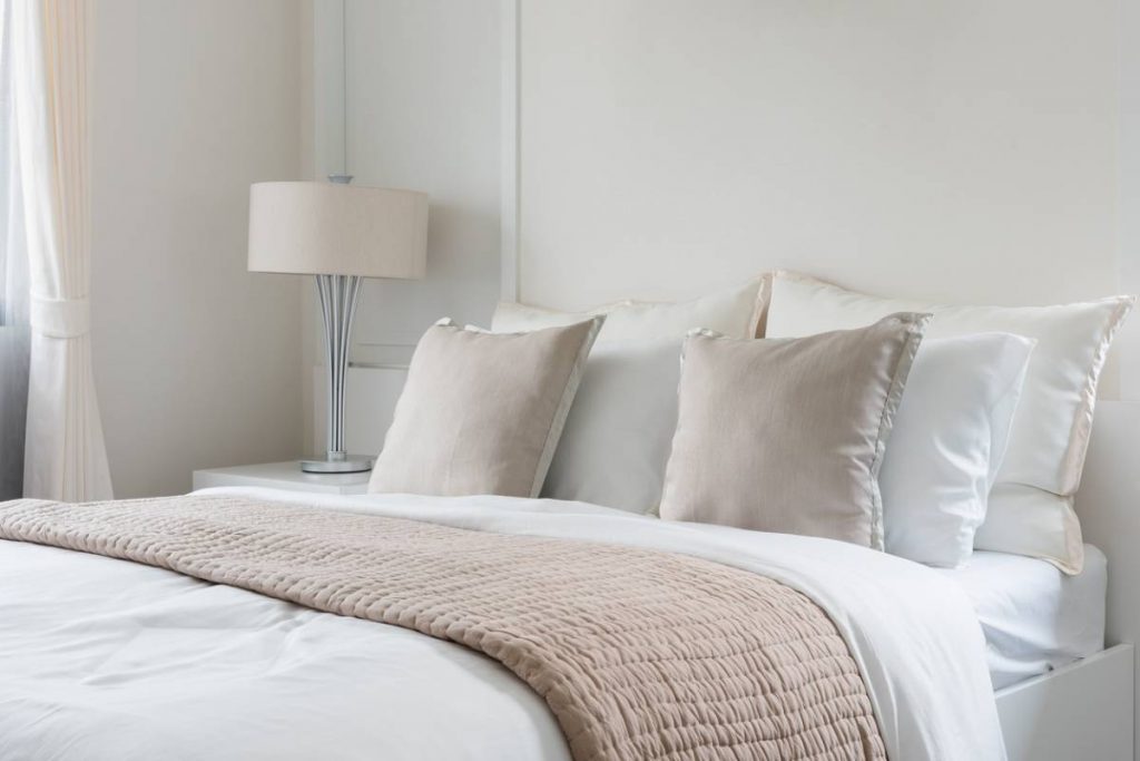 Comment composer le lit parfait pour vos chambres d’hôtel ?