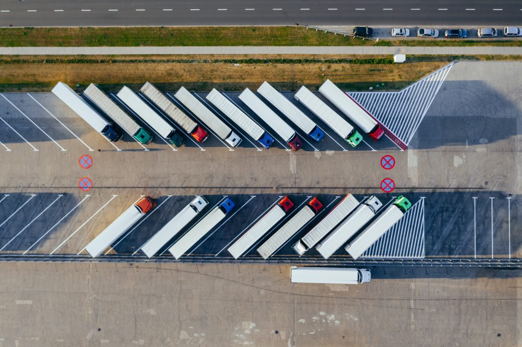 Lyon : Kuehne+Nagel réduit ses émissions de CO2 avec 23 camions électriques Renault