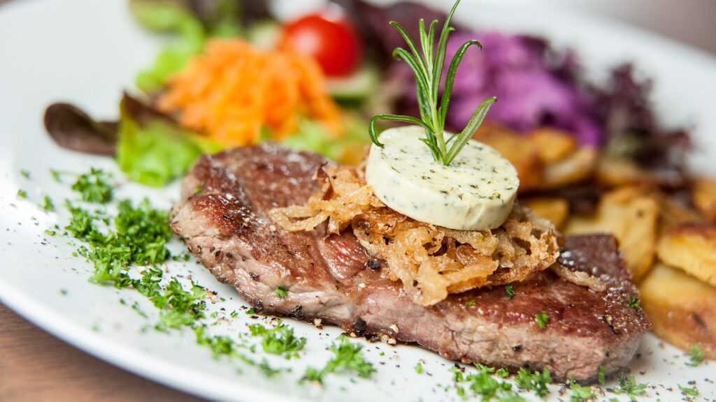 plat savoureux cantine
