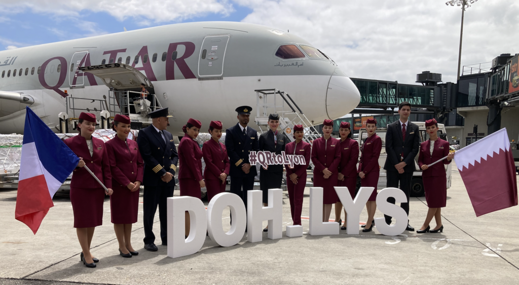 « Kiss landing » (*) pour Qatar Airways à Lyon-Saint Exupéry