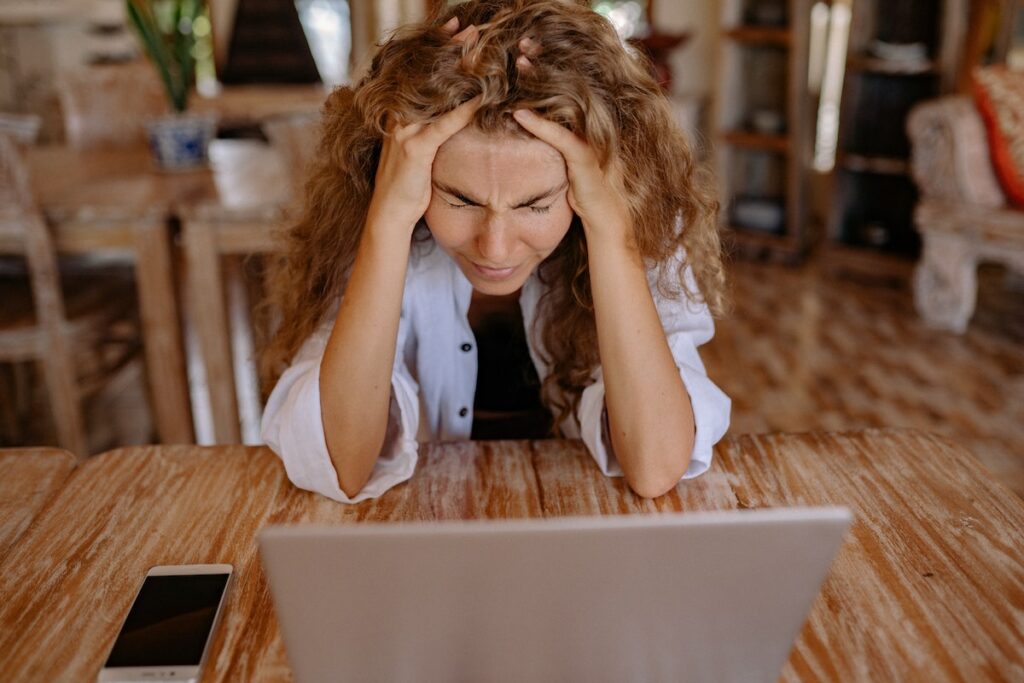 Le stress au travail : causes et responsabilités