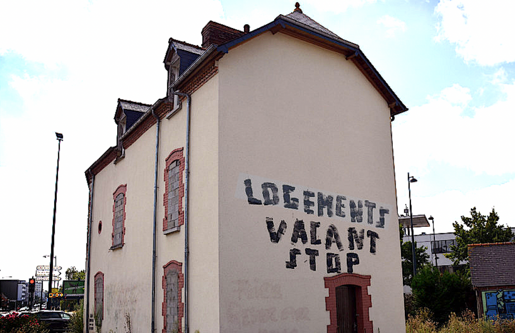 L’immobilier en crise, mais le nombre des logements vacants est toujours plus important en Auvergne-Rhône-Alpes. La solution, taxer ?