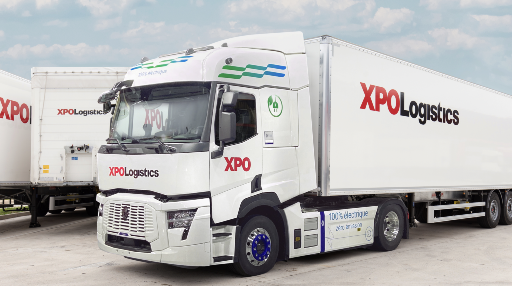 XPO Logistics lance une commande inédite de 165 camions électriques Renault Trucks fabriqués dans l’Ain 