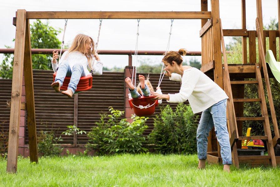 Faites plaisir à vos enfants avec des balançoires !