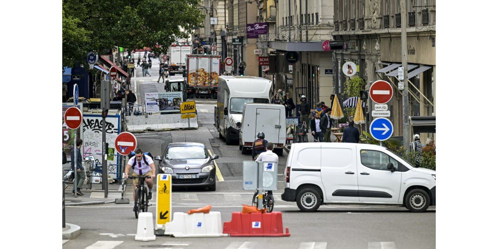 image de véhicule dans zone travaux a lyon