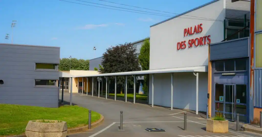 Villefranche : des subventions pour une cour d’école, une association et une aire de jeux