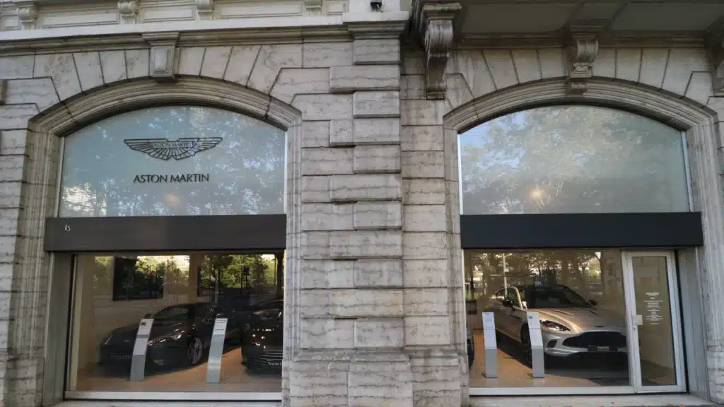 lyon entreprises aston martin lyon