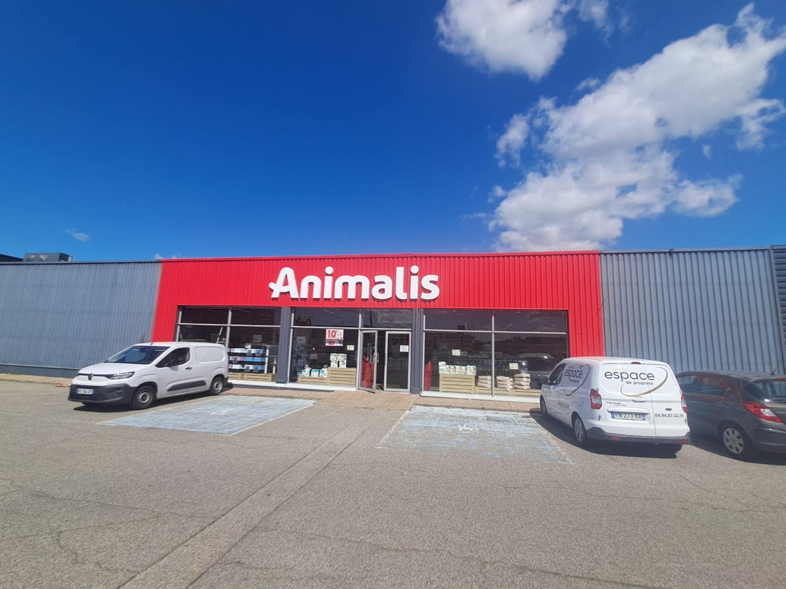 Animalis ouvre à Montélimar et accélère son expansion en région