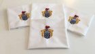 Broderies de Blason Familial sur serviettes