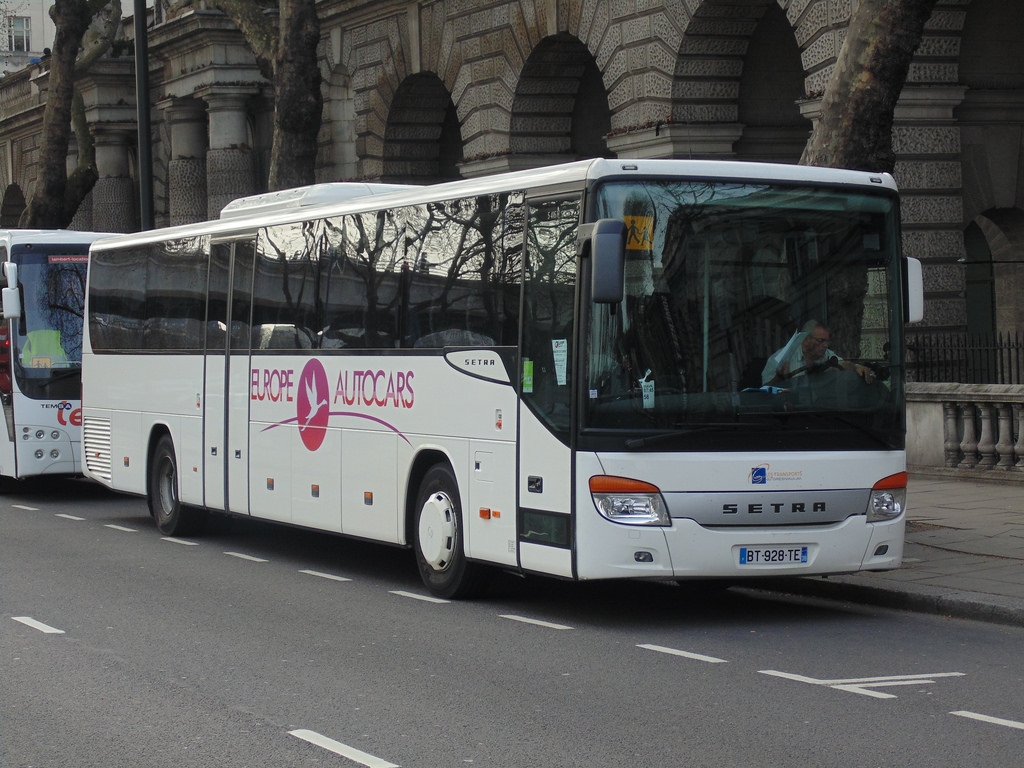 Création d’une nouvelle ligne de bus par l’Isérois Europe-Autocars : Grenoble-Paris, via Lyon