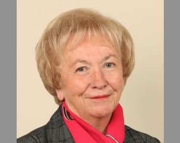 Elle aura pour rude tâche de diviser le département en deux : une présidente à la tête du Conseil Général du Rhône