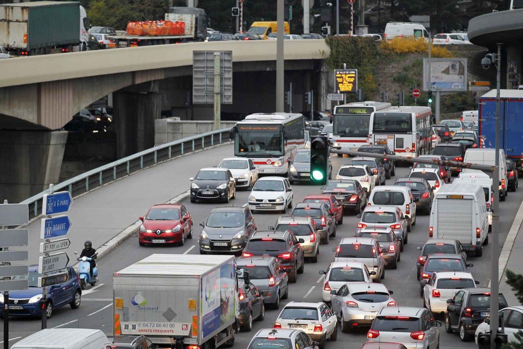 Enquête déplacements à Lyon : la part de la voiture diminue encore