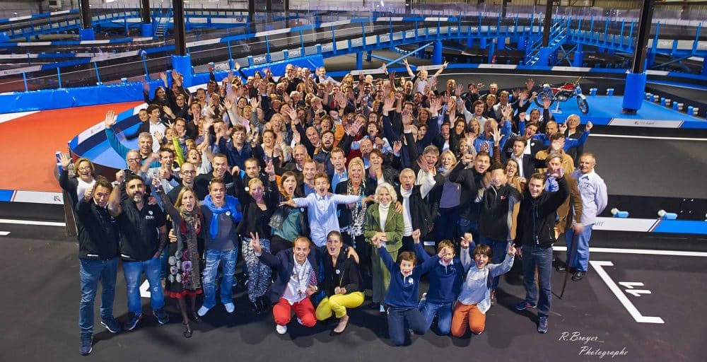 Groupe de collègues à l'occasion d'événements d’entreprises de grande ampleur