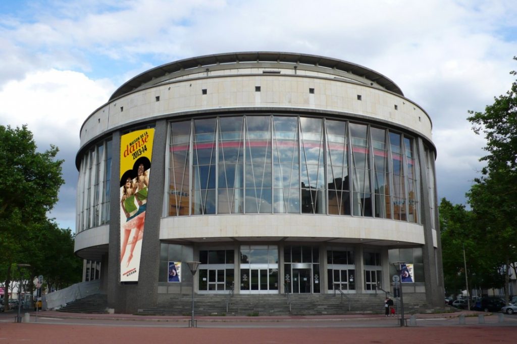 Exit la Maison de la Danse de 3ème génération : elle devrait être remplacée par une grande salle de répétition