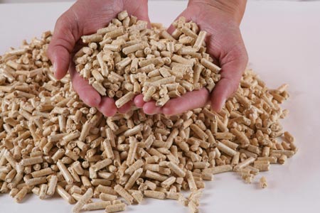 Granules de bois ou pellets à brûler dans un poêle à granulés