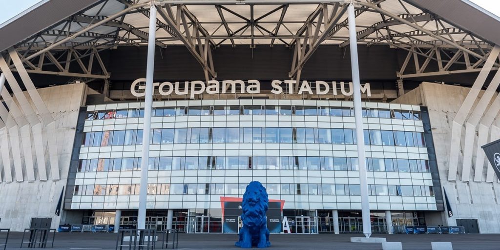 Déjà présent sur le fronton du stade depuis 3 ans, l’assureur Groupama prolonge de 2 ans son “naming” avec l’OL