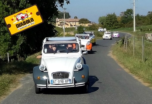 Idée originale de pause détente pour séminaire : la 2cv en goguette