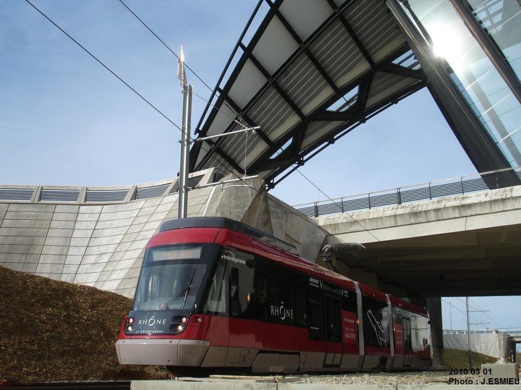 La desserte de l’aéroport Lyon St Exupéry par les TCL est supprimée !