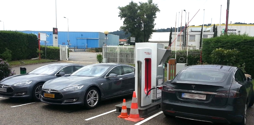Le constructeur américain de voitures électriques haut-de-gamme Tesla installe sa succursale avenue de Saxe dans le 6ème arrondissement de Lyon