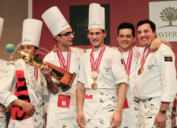 L’équipe française menée par Quentin Bailly (Annecy) remporte la Coupe du Monde de la Pâtisserie