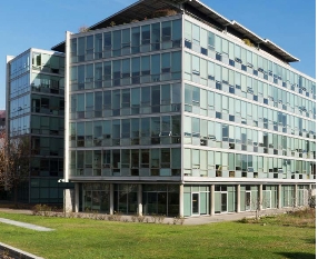 Les deux immeubles du siège de Sanofi Pasteur à Lyon-Gerland acquis pour 60 millions d’euros par DCB international