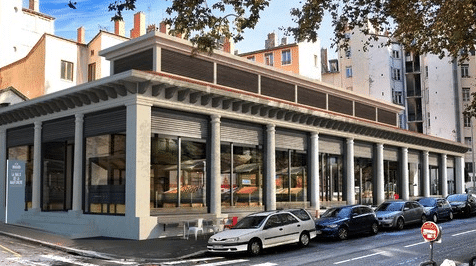 Les plus anciennes de Lyon, les Halles de la Martinière se lancent dans le circuit court