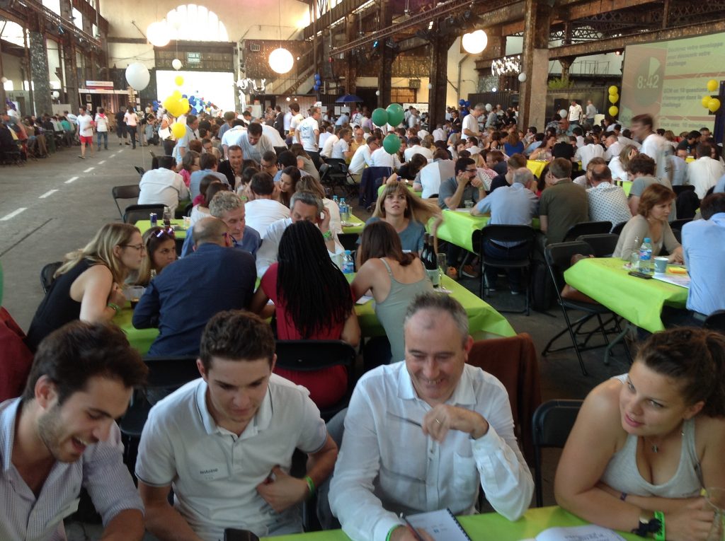 Mille personnes en effervescence créative à la Halle Girard : le phénomène Waoup a bluffé tout le monde