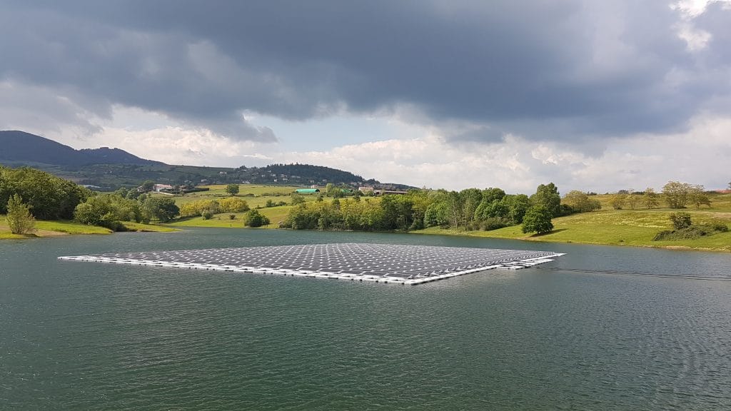 « Ô Solaire », le premier parc flottant photovoltaïque à 430 000 euros de la CNR à Mornant