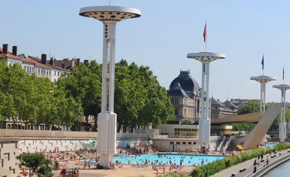 Ouverture d’un restaurant, issu du « Café Cousu » en mai à la Piscine du Rhône