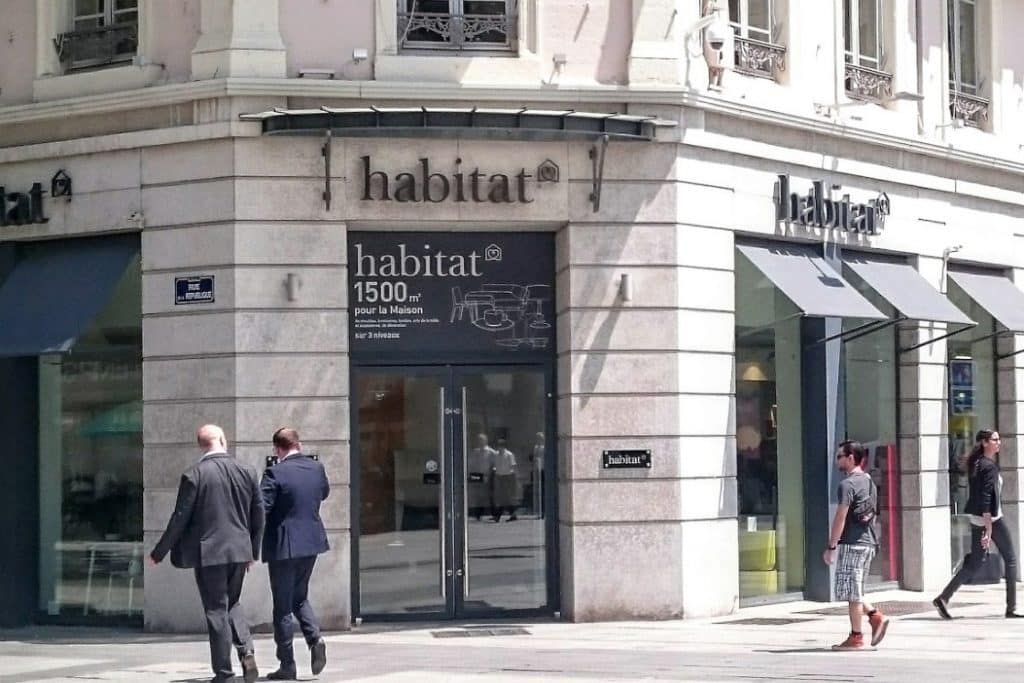 Habitat quitte la rue de la République à Lyon  et divise sa superficie par deux pour s’installer au Grand Hôtel-Dieu