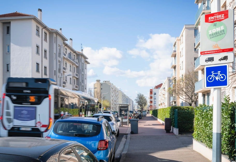 Lyon, 1ère ville à vouloir interdire le diesel : une (ZFE) Zone à Faibles Emissions qui provoque de fortes réactions…