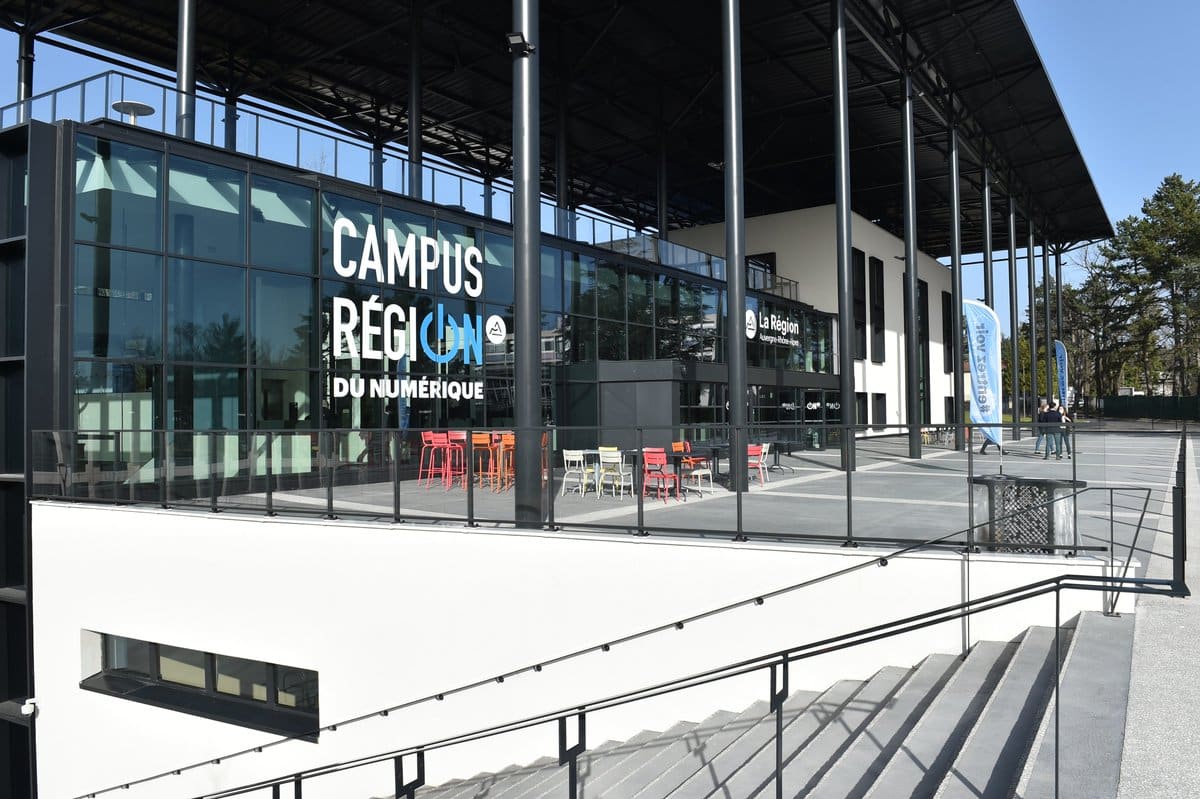 A Charbonnières, ce n'est pas qu'un simple campus numérique qu'a créé
