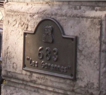 Pièces de fonderie urbaine : plaques de rue fonte, bronze ou laiton