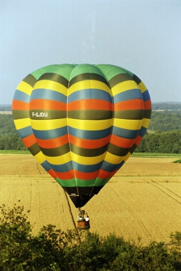 Séminaires incentive dans le ciel : hélicoptère, parachute, montgolfière, parapente…