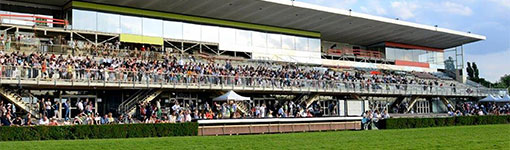 Tribunes pleines pour voir votre marque à l'occasion d'Un Jour aux Courses