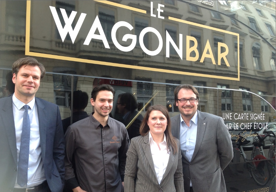 Trois Lyonnais lancent à Lyon le 1er restaurant étoilé, vrai pullmann sur roues : le « Wagon Bar »