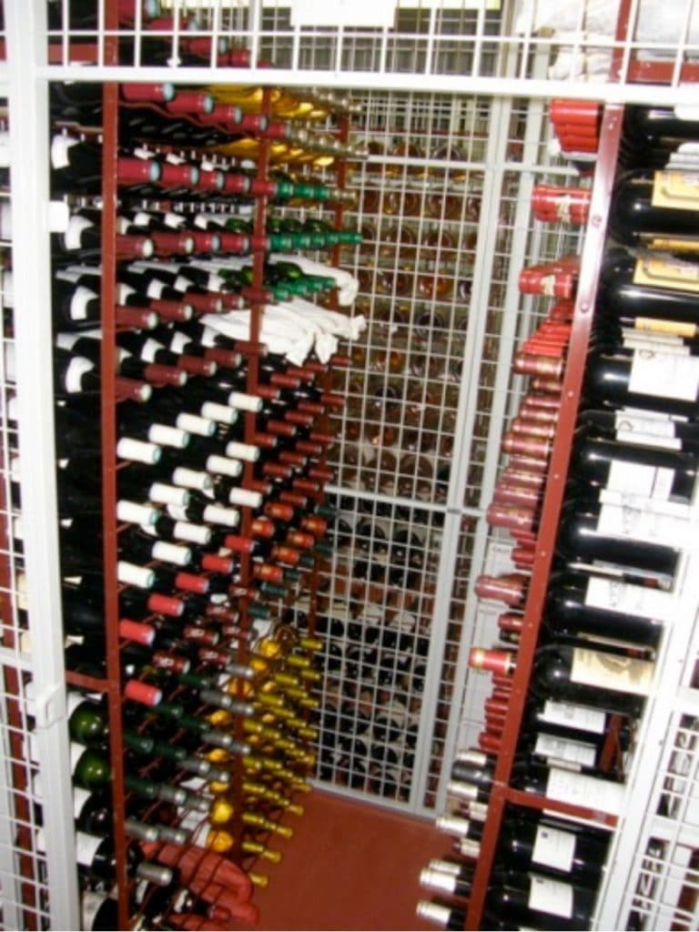 Un box individuel privatif pour stocker le vin dans LA CAVE LYON