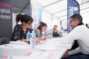 Le village des recruteurs s'installent à Lyon